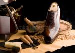 Scarpe ed attrezzi calzolaio